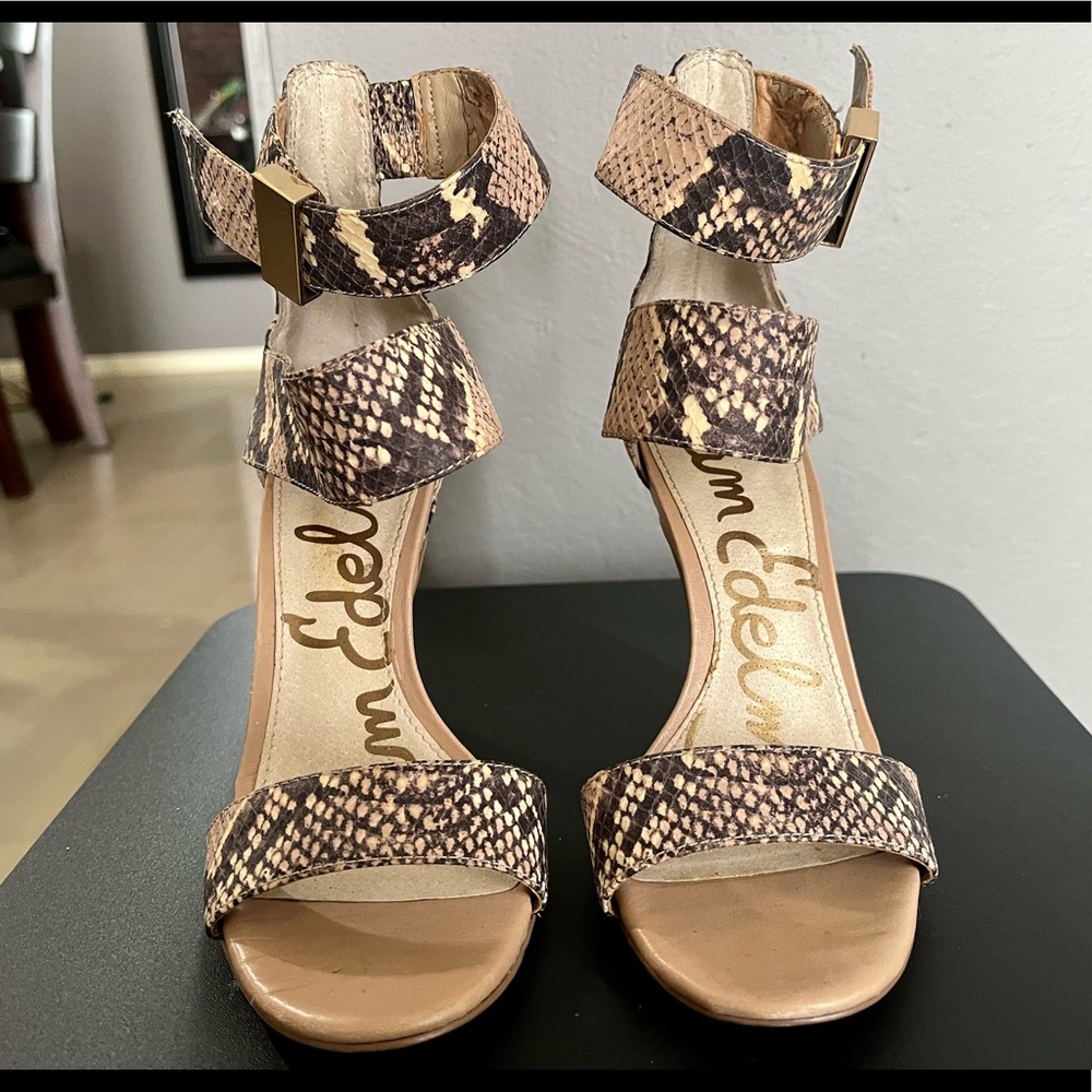 San Edelman Heels